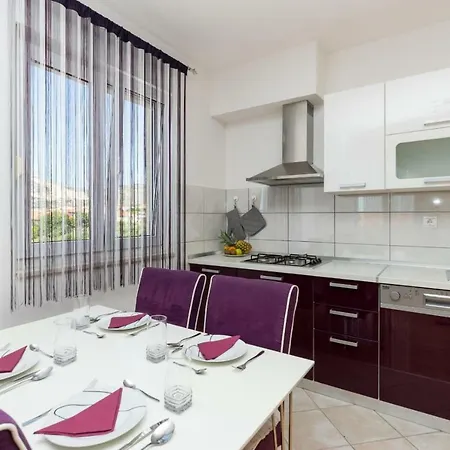 Deluxe Trogir