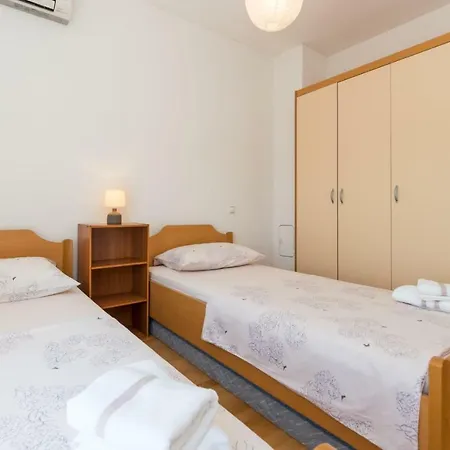 Deluxe Apartment *